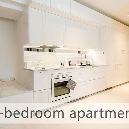 White Apartments With Ac By Kovee Братислава Екстериор снимка