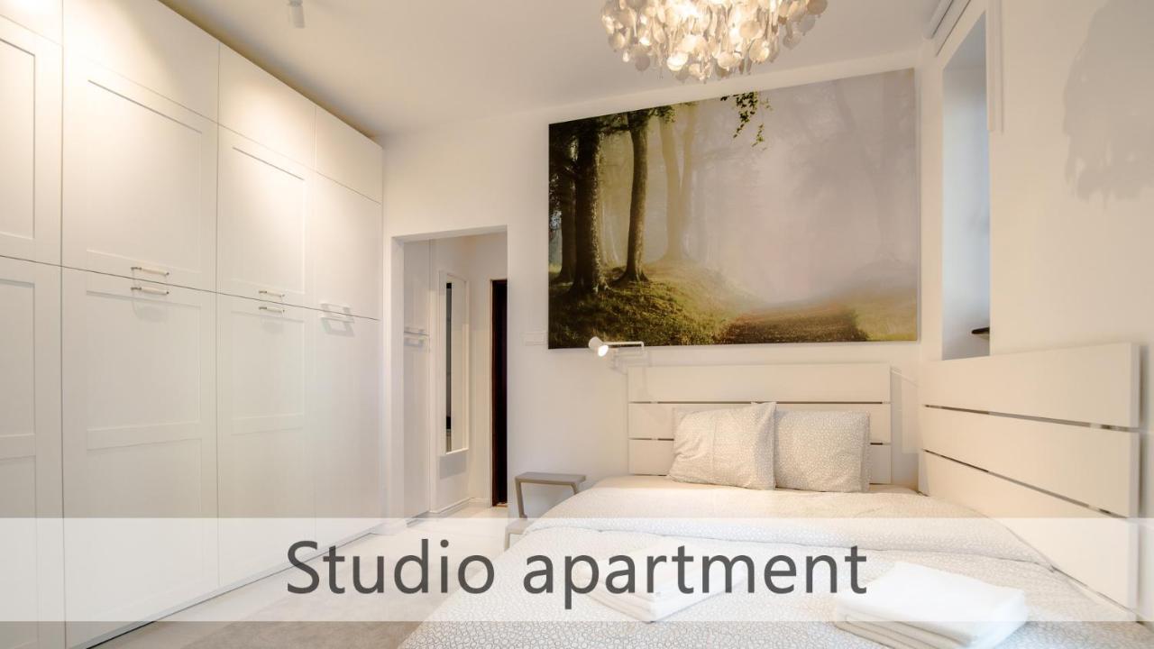 White Apartments With Ac By Kovee Братислава Екстериор снимка
