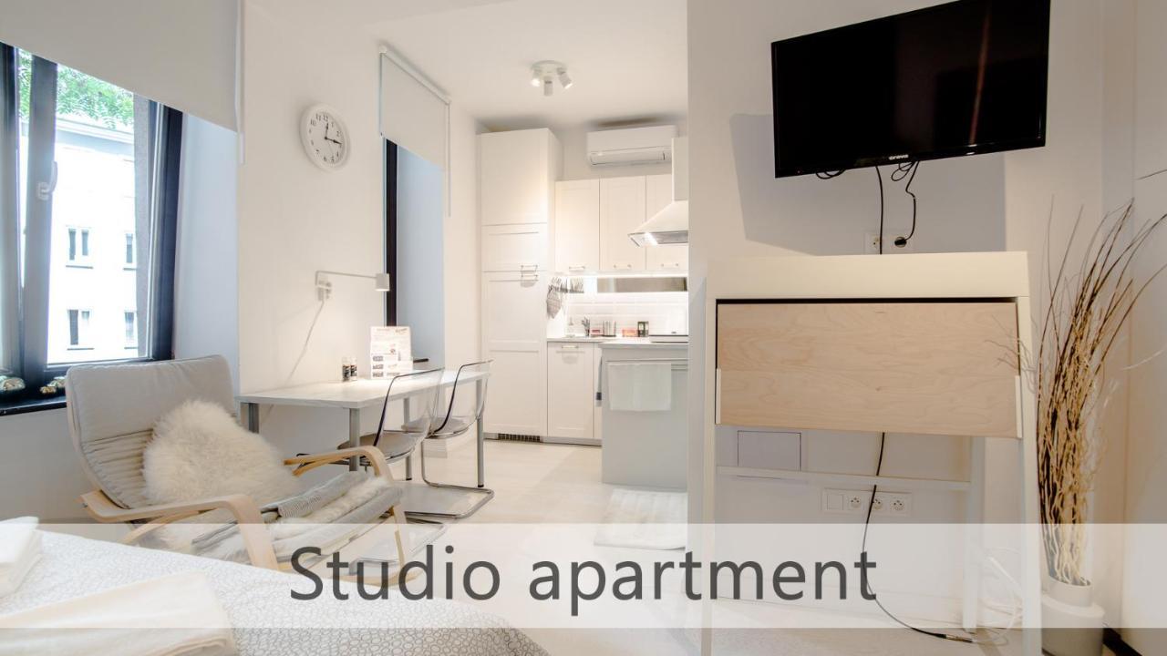 White Apartments With Ac By Kovee Братислава Екстериор снимка